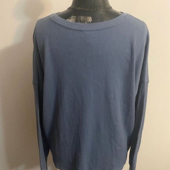 a.n.a. Blue Thermal  Hi-Lo top, size 1X - Picture 4 of 6